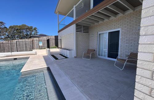Red Head House | 76 Red Head Road
