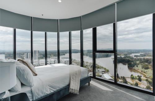 Belconnen Apartment | Panoramic Lake View 2-Bed with Pool, Gym and BBQ