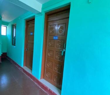 Honavar Apartment | Family Room at Pappas Pride