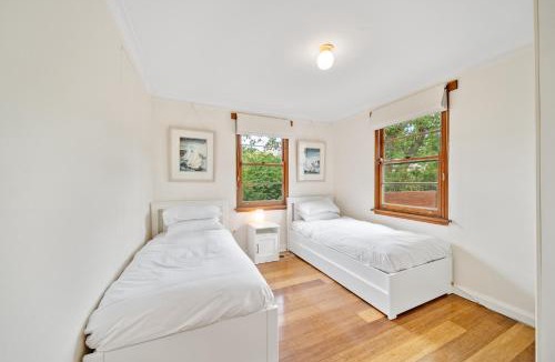 Narrabundah House | Comfortable 3-Bed Haven Near Canberra Attractions