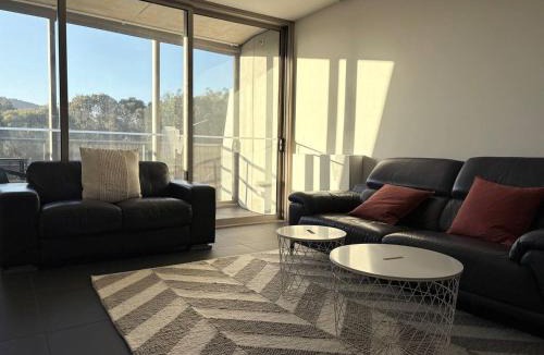 City West Apartment | Lake Burley Griffin & ANU City StayFree Parking