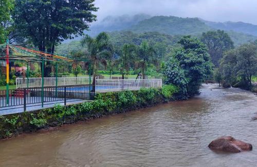 Paud Resort | The Meadows Resort