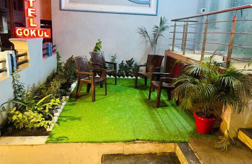 Maheshwar Hotel | GOKUL Hotel