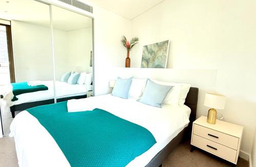 Chinatown Apartment | Sydney City High Level Amazing 2 Bedroom 2 bathroom Condo with Pool