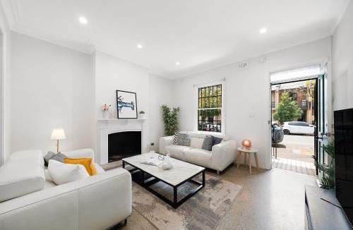 Darlinghurst House | Heart of Darlinghurst Food, Bars & Metro