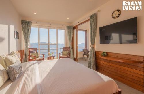 Shimla Villa | StayVista at Aspen at Elysium Estate 2BR Valley View with Bonfire & Meals
