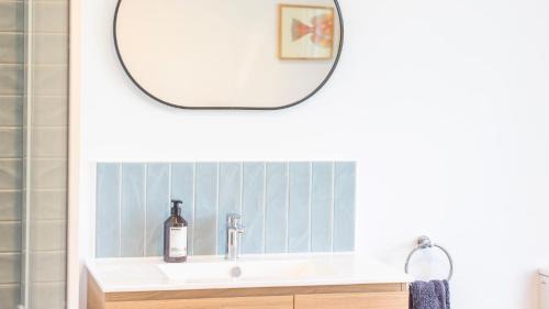 Lovedale House | Coopers Lodge, Lovedale - A rural escape in the heart of wine country
