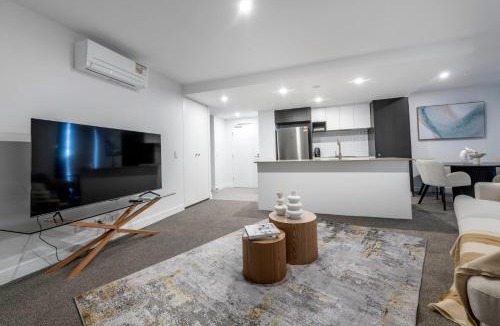 Phillip Apartment | Elegant Retreat with Pool, Gym & Cinema in ACT