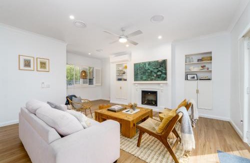 Narrabundah House | Fully renovated and stylish home in Narrabundah - Hosted by Canstay