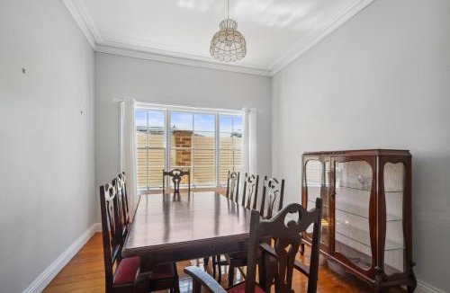 Woolwich House | Charming House in Woolwich