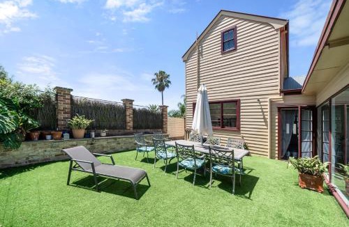 Woolwich House | Charming House in Woolwich