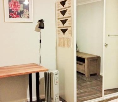 Mount Keira House | Guest suite-2 beds,private entry, bathroom & laundry