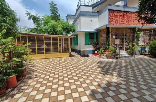 Bolpur Apartment | ATITHI HOMESTAY - Entire 2BHK in Central Bolpur with Private Parking - Pet Friendly
