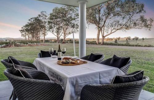 Pokolbin Hotel | Leogate Estate Villas