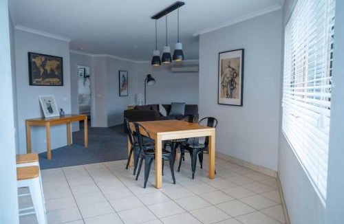 Kingston Apartment | Contemporary 2BR apartment near Kingston - Hosted by Canstay