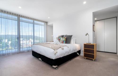 Capital Hill Apartment | Modern 3BR Home 5 mins away from Parliament House - Hosted by Canstay