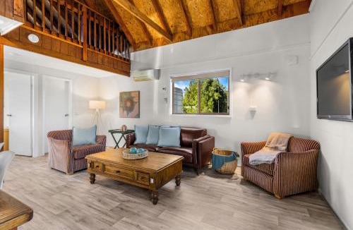 Lovedale House | Madigan Cottages - The Barn Pet Friendly