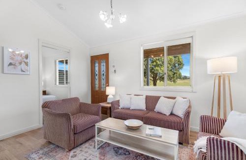 Lovedale House | Madigan Cottages | Kookaburra Cottage