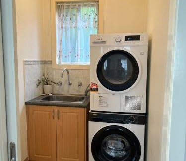 Bexley North House | Bexley North Entire 2 Storey House 4 or 5 BR 11 Beds 5 mns walk to Train Station and Close to Airport , Sydney CBD