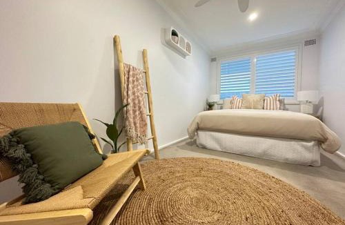 Towradgi Apartment | Casa Solé - Calm 1BR Escape by Towradgi Beach
