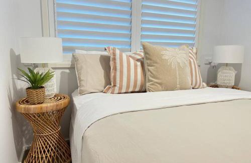 Towradgi Apartment | Casa Solé - Calm 1BR Escape by Towradgi Beach