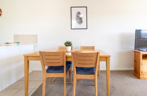 Wright Apartment | Relaxing 2BR Apt in North Point Complex - Hosted by Canstay