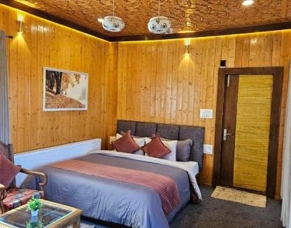 Srinagar Hotel | Gulmarg Woods By Stay Pattern