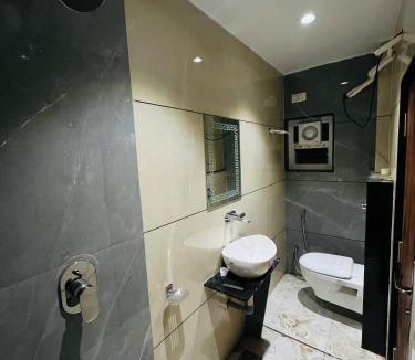 Akalkot Hotel | HOTEL RAMADA-COMPLEX