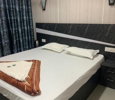 Arambol Hotel | Sydney X