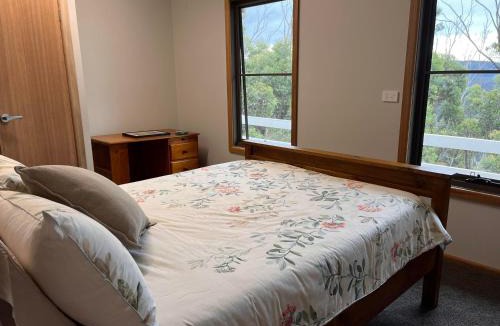 Mount Tomah House | Mountain Tranquility