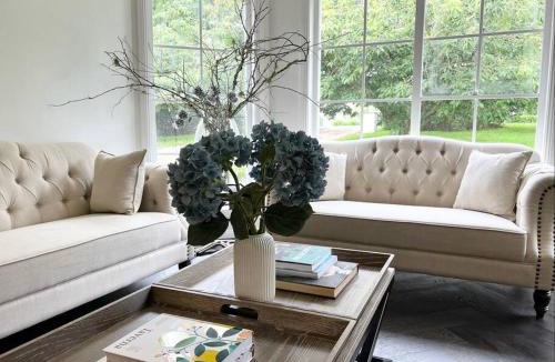 Robertson House | Grounds of Robertson. Stylish and Exclusive.