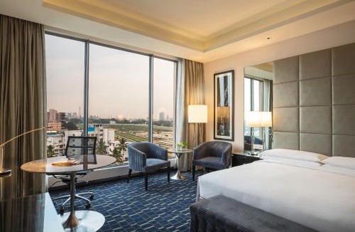 Gandhi Nagar Hotel | Renaissance Bengaluru Race Course Hotel