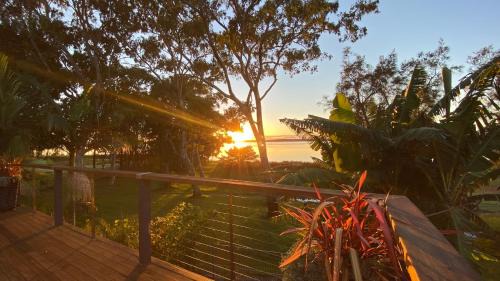 Halekulani House | Absolute lakefront house - enjoy the sunrise