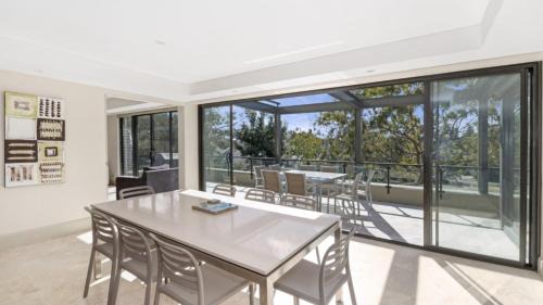 Avoca Beach House | Edge luxury apartment - Close to beach