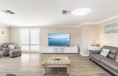 Salamander Bay House | Dolphin Lagoon Luxury Escape
