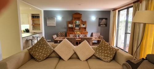 Pokolbin Apartment | VILLA DION - 3 Bedrooms situated in Cypress Lakes Resort