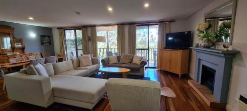 Pokolbin Apartment | VILLA DION - 3 Bedrooms situated in Cypress Lakes Resort