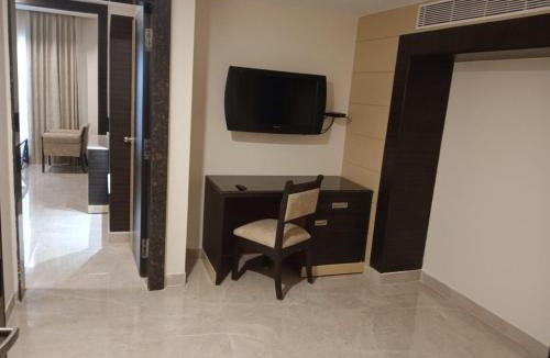 Vadapalani Hotel | Hotel Aadithya