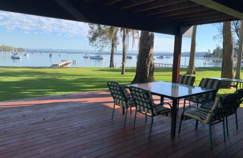Summerland Point House | Starfish Cottage