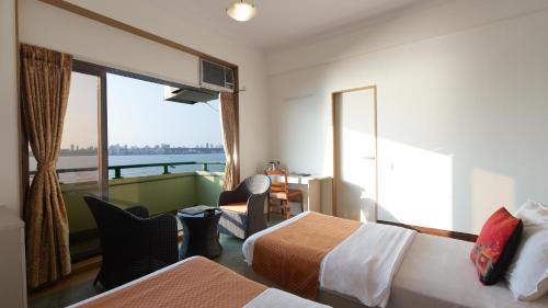 Churchgate Hotel | Sea Green Hotel