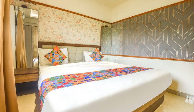 FabHotel Vihasta Gold Nest