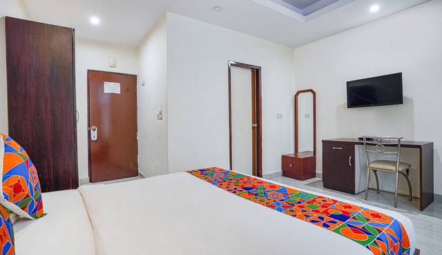 Fabhotel Shreyas Inn