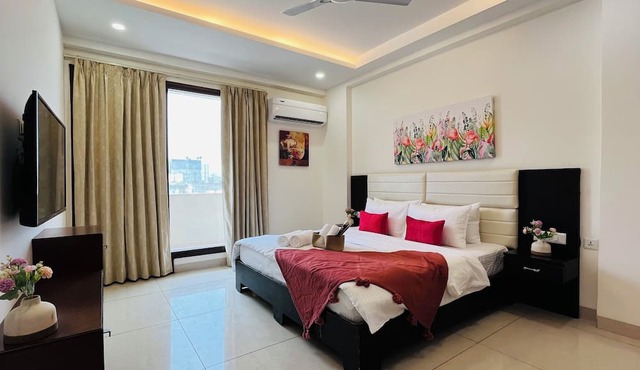 BluO 3BHK Golf Course Road Balcony Lift