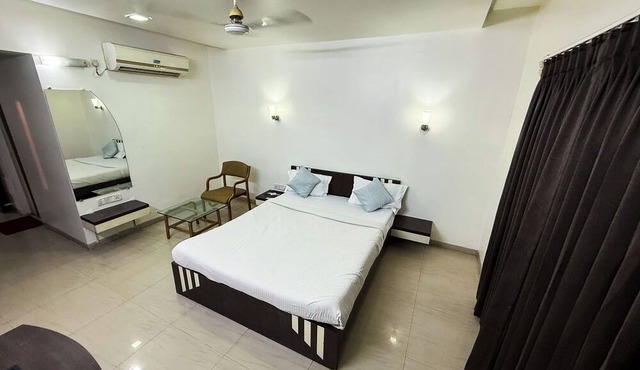 Utkarsh Hotel