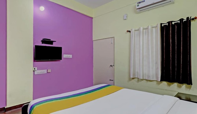 Guru Comfort, 100 m from Apollo Hospital