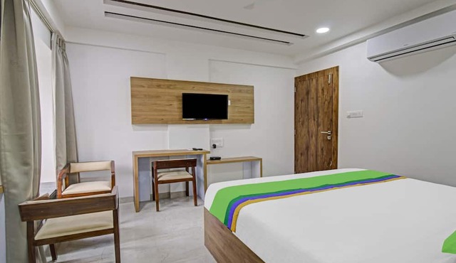 Treebo Chandraprasth Residency