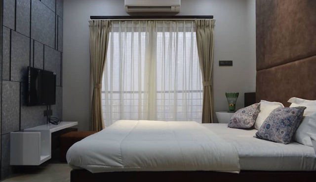 Luxurious Sea View Apartment near Mahim Church, Raheja Hospital, 1BKC.