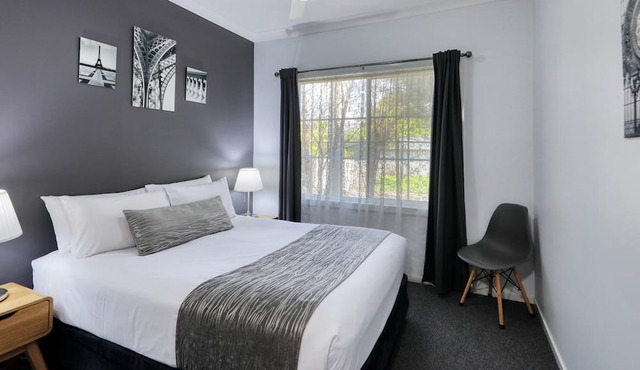 Colonial Motel and Serviced Apartments