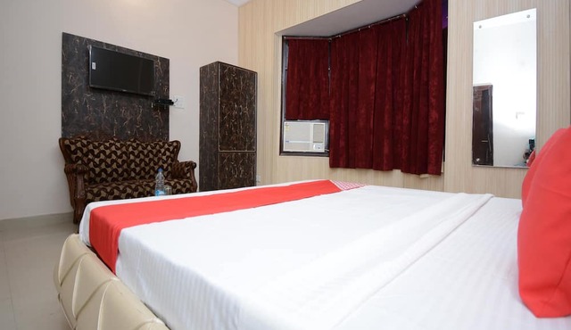 OYO 30358 Hotel Asia Palace