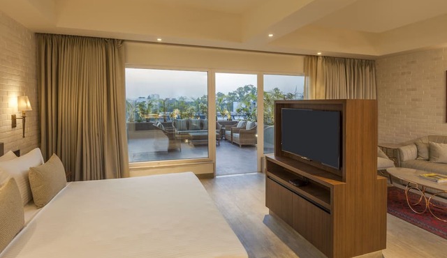 Lemon Tree Premier City Center Pune